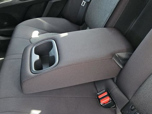 Used 2021 Toyota Camry LE FWD image 31