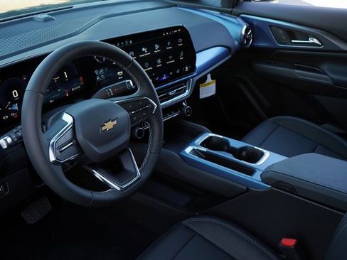 New 2025 Chevrolet Equinox EV LT image 23