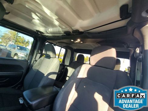 Used 2023 Jeep Gladiator Willys image 30