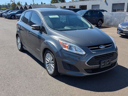 Used 2018 Ford C-MAX SE w/ Cold Weather Package FWD image 4