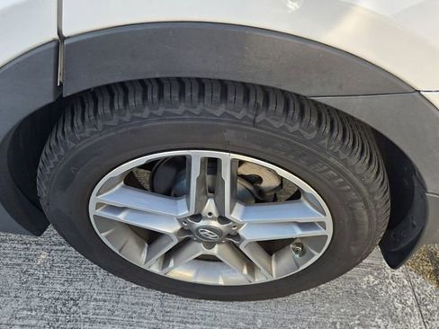 Used 2017 Hyundai Santa Fe Limited image 5