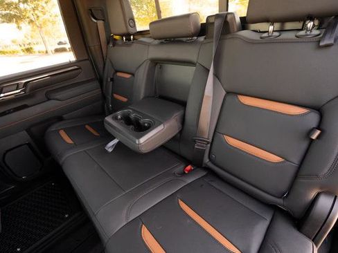 Used 2026 GMC Sierra 2500 AT4 image 32