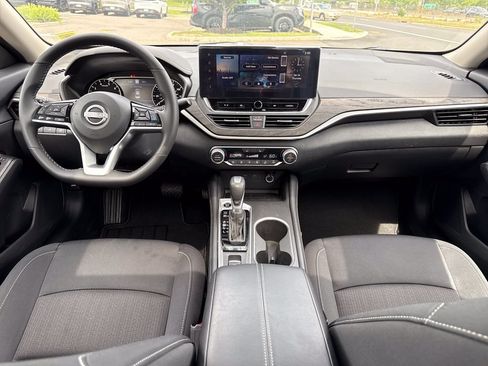 Certified 2025 Nissan Altima 2.5 SV w/ SV Premium Package FWD image 19