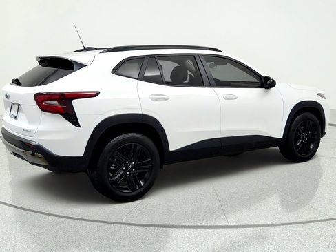 Used 2024 Chevrolet Trax ACTIV w/ Sunroof Package FWD image 5