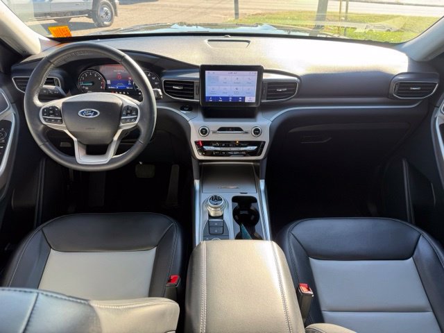 Used 2024 Ford Explorer XLT w/ Equipment Group 202A AWD/4WD image 20