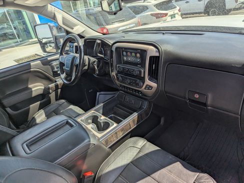 Used 2015 GMC Sierra 2500 Denali w/ Duramax Plus Package AWD/4WD image 38