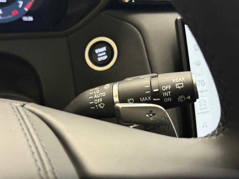 Used 2026 Land Rover Range Rover Velar Dynamic SE image 25