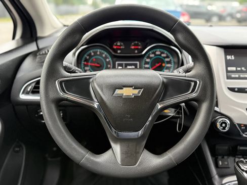 Used 2017 Chevrolet Cruze LS FWD image 24