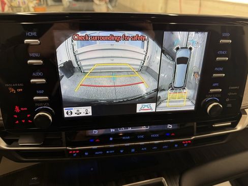 Certified 2021 Toyota Sienna Platinum image 20