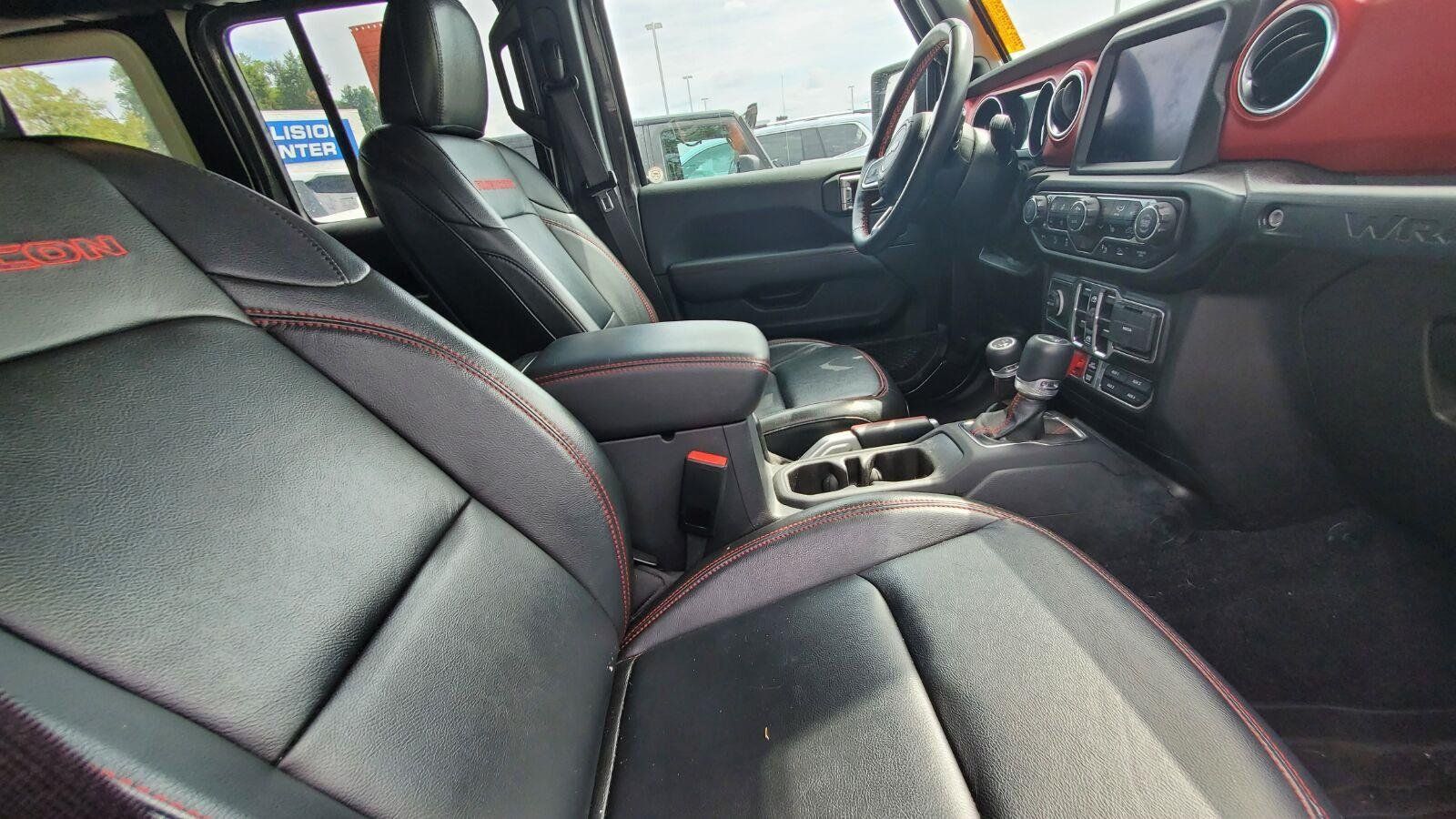 Used 2022 Jeep Wrangler Unlimited Rubicon w/ Xtreme Recon 35" Tire Package AWD/4WD image 4