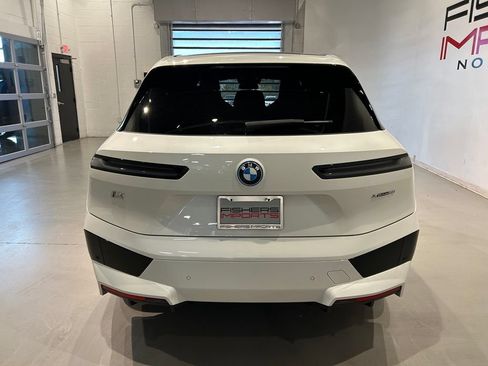 Used 2025 BMW iX xDrive50 w/ Sport Package AWD/4WD image 6