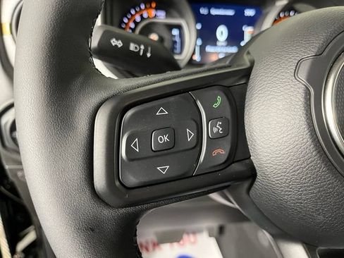 Used 2026 Jeep Gladiator Sport AWD/4WD image 21