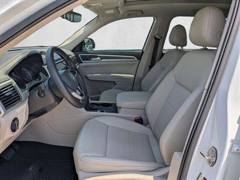 Used 2021 Volkswagen Atlas SE w/ Panoramic Sunroof Package FWD image 16