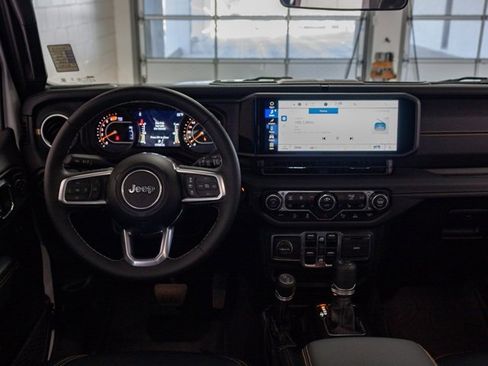 Certified 2025 Jeep Wrangler Sahara w/ Safety Group image 9