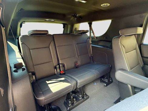 New 2025 Chevrolet Suburban Premier image 29