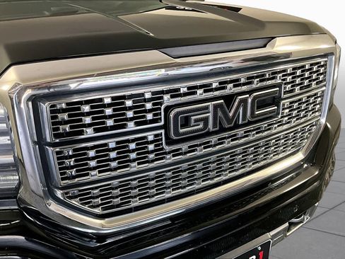 Used 2018 GMC Sierra 1500 Denali w/ Denali Ultimate Package AWD/4WD image 28