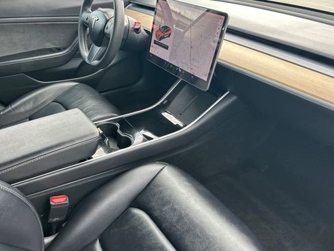 Used 2020 Tesla Model 3 Standard Range Plus image 16