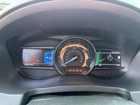 Used 2016 Ford Explorer XLT w/ Equipment Group 202A AWD/4WD image 4