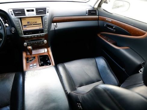 Used 2011 Lexus LS 460 4dr Sedan RWD image 27