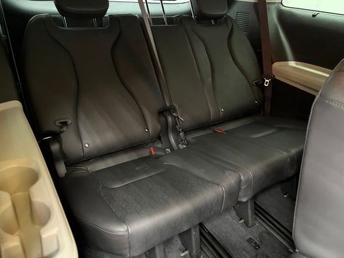 Used 2024 Kia Carnival SX FWD image 18