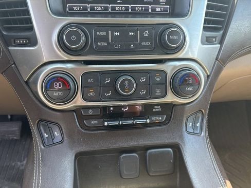 Used 2018 Chevrolet Suburban LT w/ LT Signature Package image 8