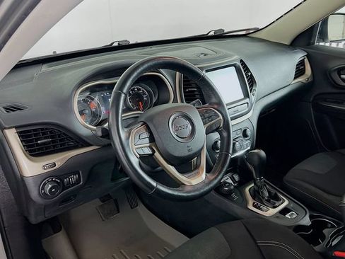 Used 2016 Jeep Cherokee Latitude w/ Cold Weather Group AWD/4WD image 32