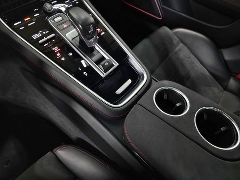 Used 2020 Porsche Panamera GTS image 33