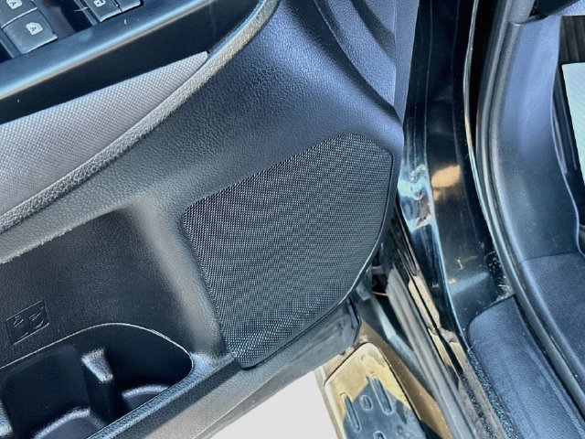 Used 2018 Toyota Highlander LE AWD/4WD image 18