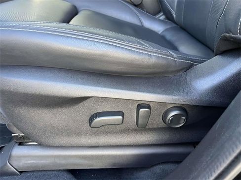 Used 2022 Subaru Ascent Limited image 15