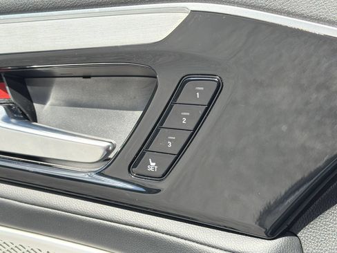 Used 2023 Acura MDX SH-AWD image 17