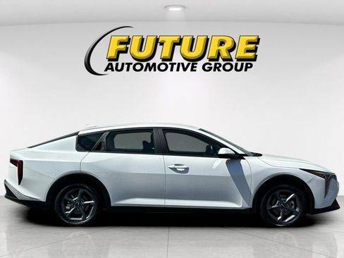 Used 2025 Kia K4 FWD image 3