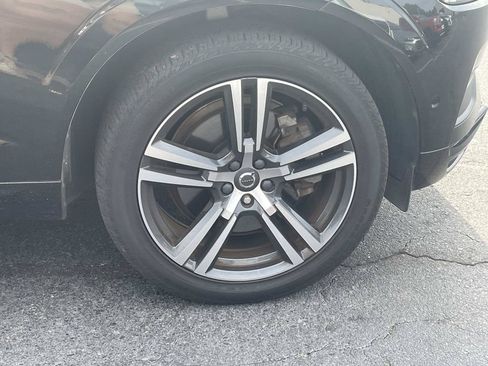 Used 2019 Volvo XC60 T6 Momentum w/ Premium Package AWD/4WD image 10