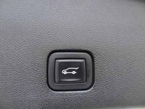 Used 2021 Cadillac XT6 Premium Luxury image 13