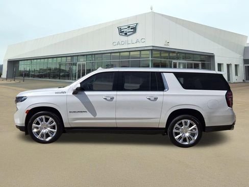 Used 2024 Chevrolet Suburban High Country w/ Premium Package AWD/4WD image 3