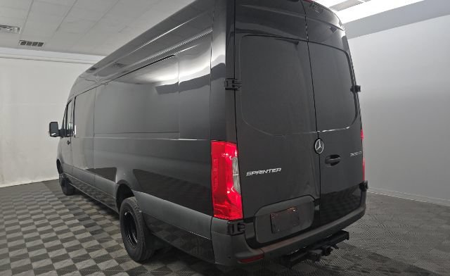 Used 2023 Mercedes-Benz Sprinter 3500 w/ Parking Package image 4