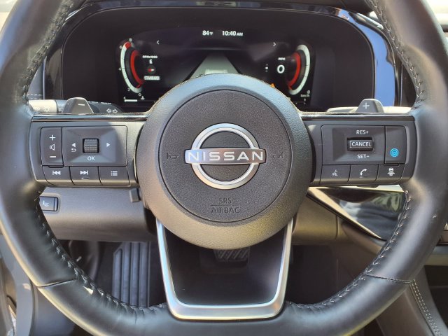 Certified 2025 Nissan Pathfinder Platinum FWD image 11
