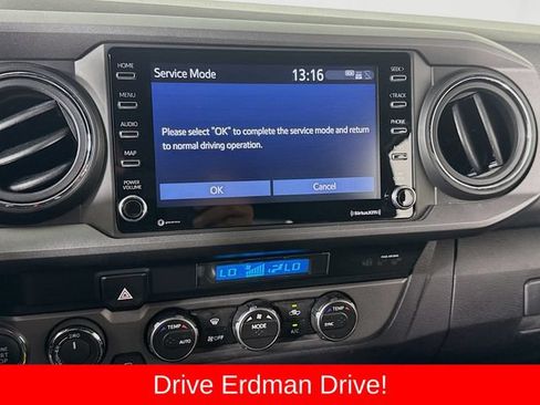Certified 2021 Toyota Tacoma TRD Off-Road AWD/4WD image 20