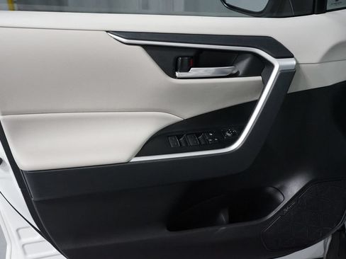 Certified 2025 Toyota RAV4 XLE Premium FWD image 30