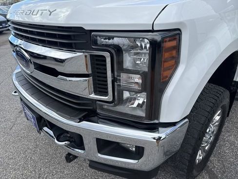 Used 2019 Ford F250 XLT w/ XLT Premium Package AWD/4WD image 14