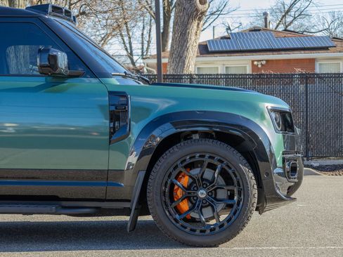 Used 2024 Land Rover Defender 110 V8 image 21