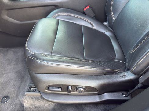 Used 2020 Chevrolet Traverse RS image 12