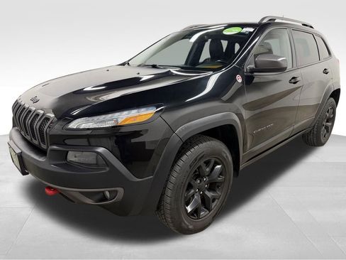 Used 2016 Jeep Cherokee Trailhawk w/ Comfort/Convenience Group AWD/4WD image 4