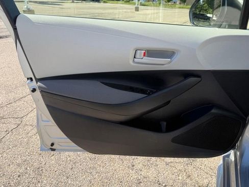 Used 2023 Toyota Corolla LE FWD image 18