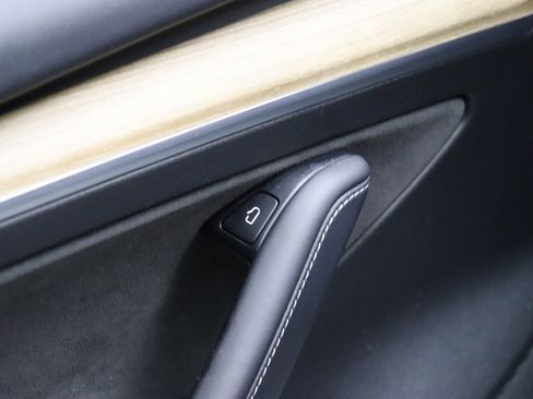 Used 2023 Tesla Model 3 Standard Range image 23