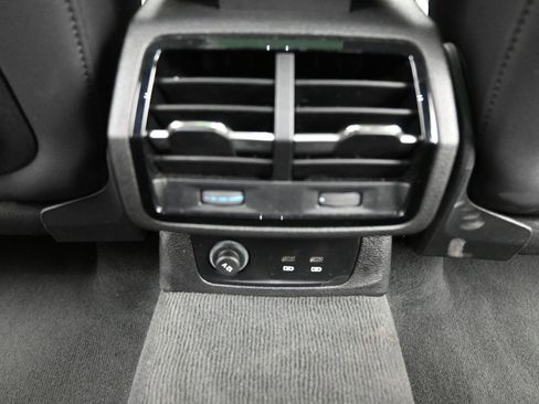 Used 2025 Audi Q3 2.0T Premium image 14