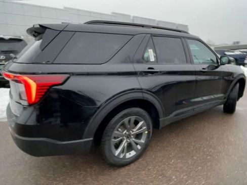 New 2026 Ford Explorer Active w/ Active Comfort Package image 2