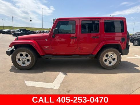 Used 2015 Jeep Wrangler Unlimited Sahara w/ Connectivity Group AWD/4WD image 6