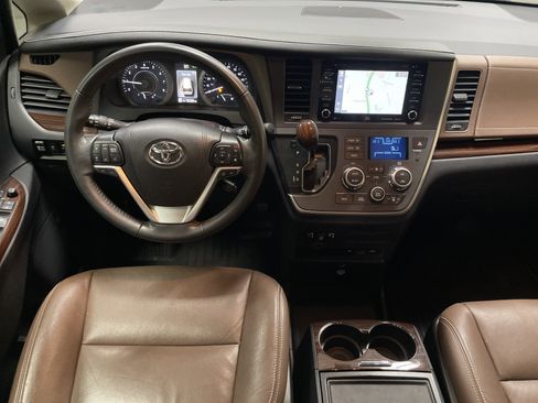 Used 2020 Toyota Sienna Limited Premium image 30