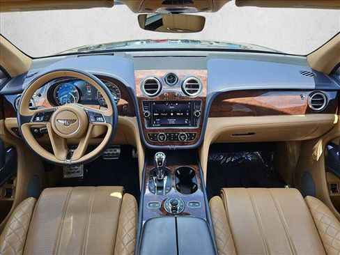 Used 2018 Bentley Bentayga AWD/4WD image 18
