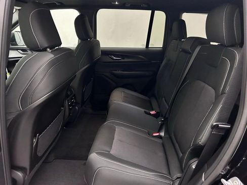 New 2025 Jeep Grand Cherokee Laredo X image 18